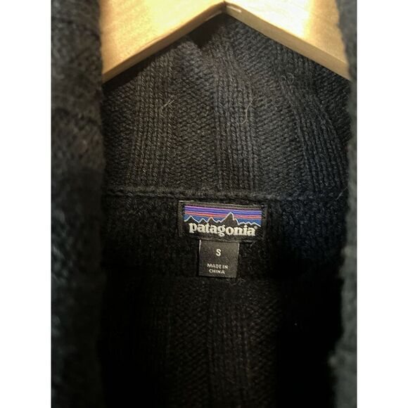 Patagonia Womens Black Knit Oversized Pullover Sweatshirt Size Small - Picture 3 of 3